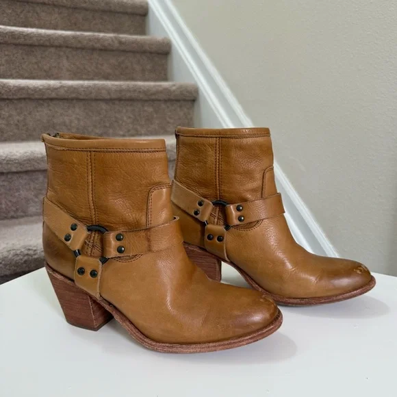 Frye Designer Tabitha Harness Camel Cognac Leather Short Heel Boots Size 8.5 - Picture 1 of 8